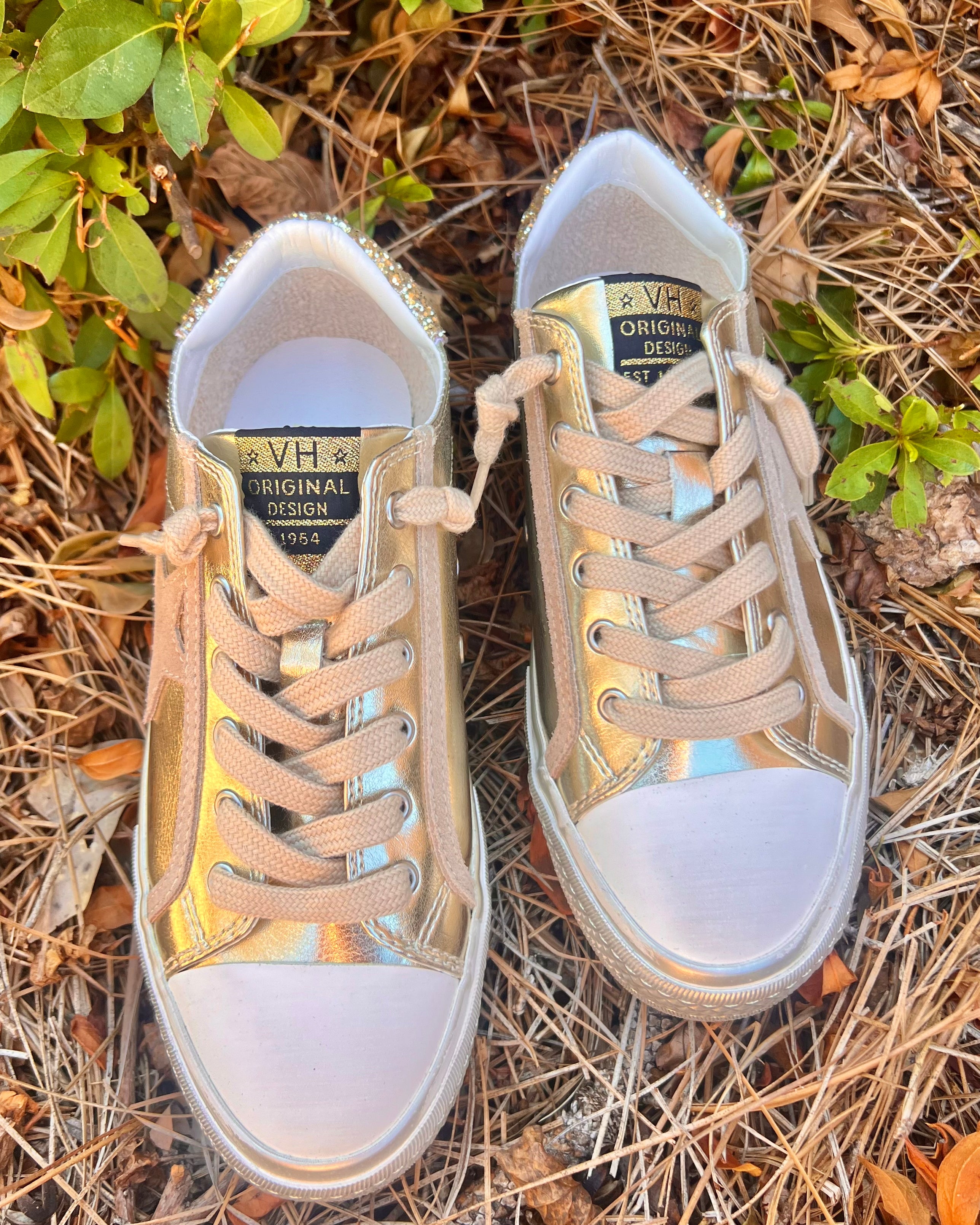 Coach Empire Outline Shoes, Women's Fashion, Footwear, Sneakers on Carousell